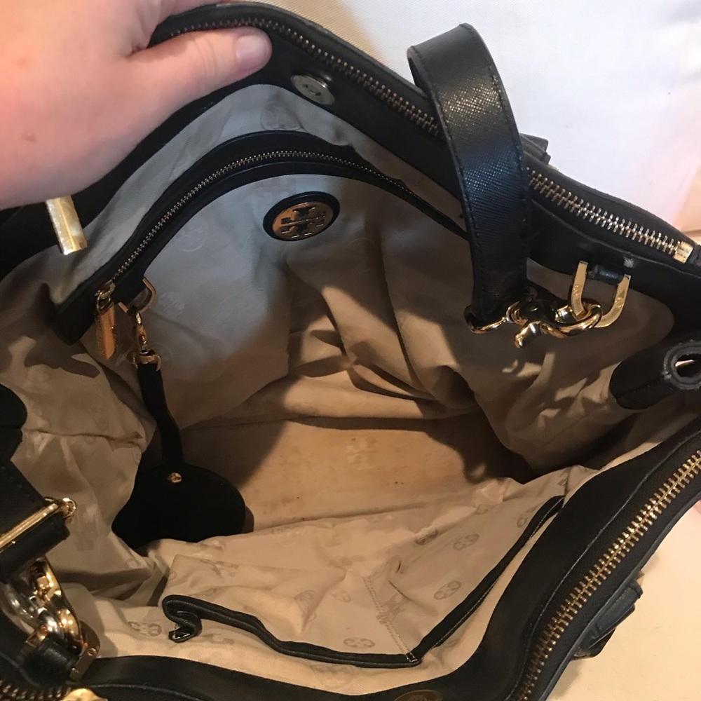 Tory Burch large Robinson Crossbody - Picture 4 of 6